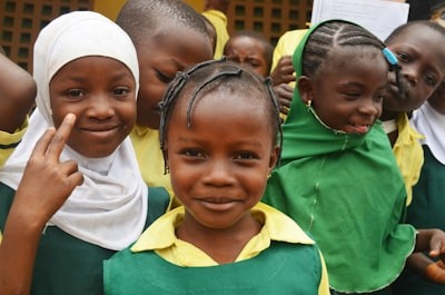 Enfants souriants bénéficiaires de l'association