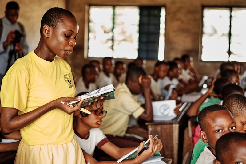 Distribution de fournitures scolaires